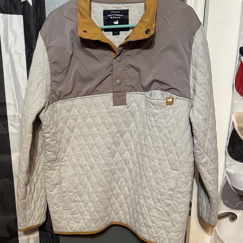 Southern Marsh Two-Tone Quilted Pullover